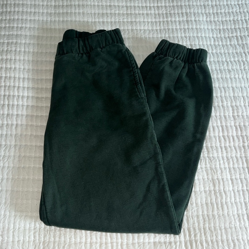 brandy melville dark green rosa sweatpants 💚💚